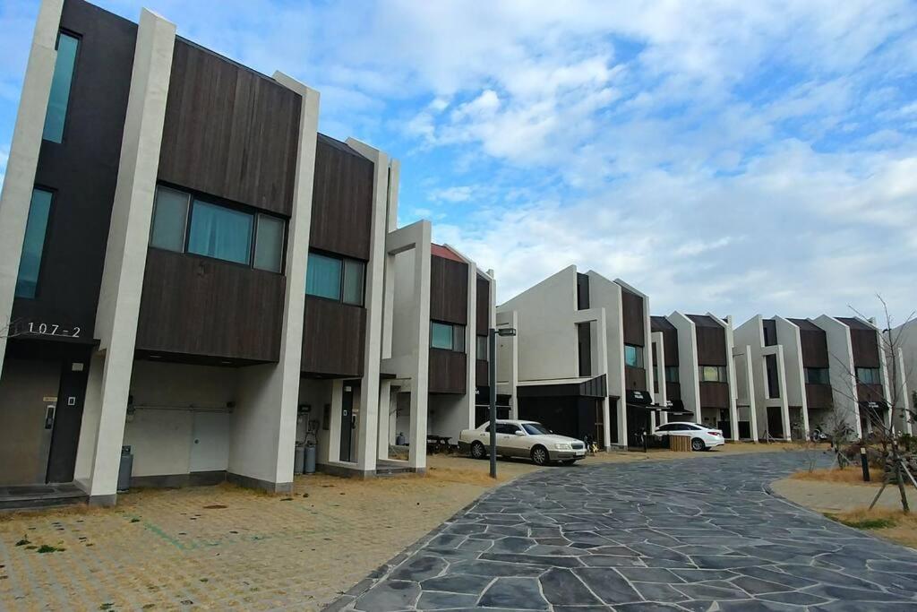 Coveted Palms Village Pension Чеджудо Экстерьер фото